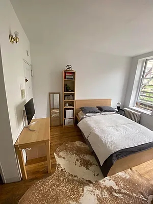 Rented by Waverly Realty Associates | media 10