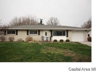 20 Birch Dr, Chatham, IL 62629