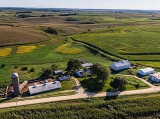 2542 Sherwood Rd, Delhi, IA 52223