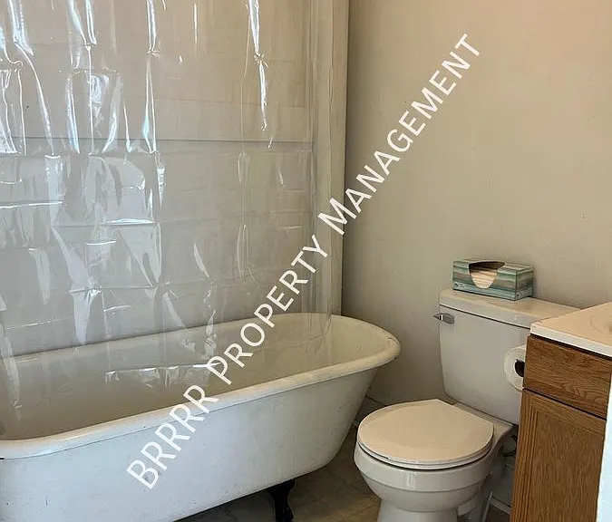 754 N 11th St #3R — Photo 12