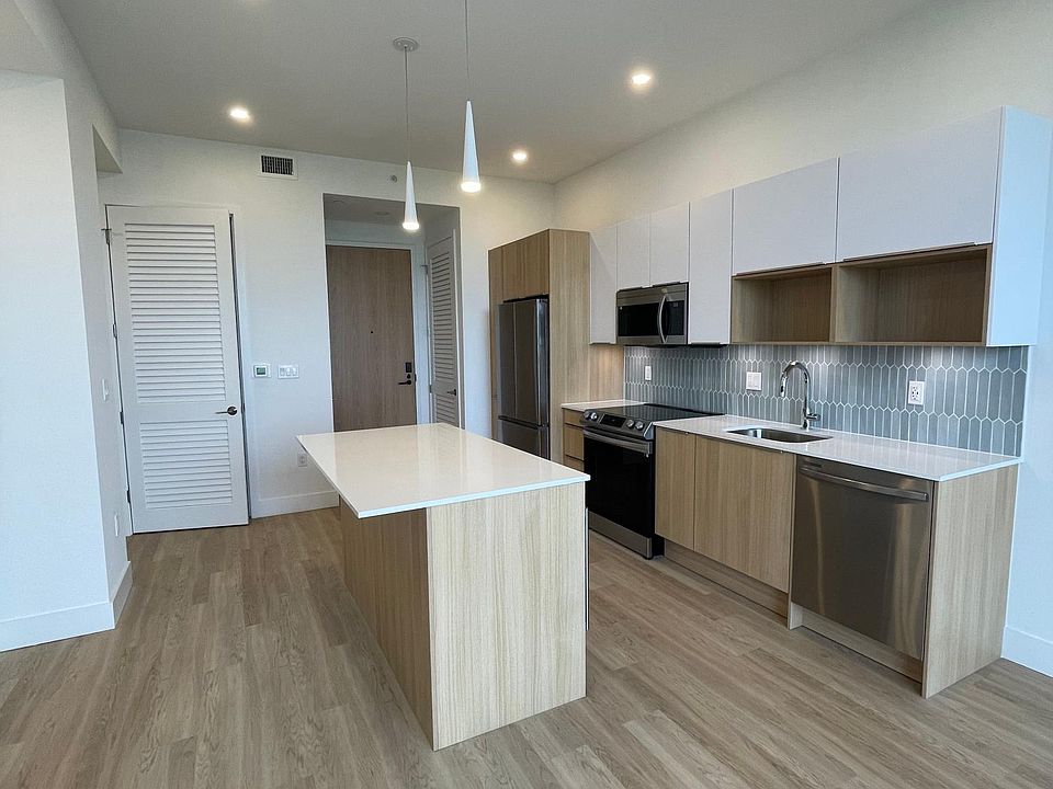 1st image of 652 NE 63rd St #467