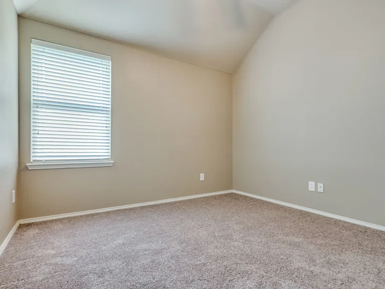 1301 Red River Dr — Photo 18