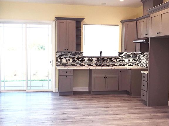 5th image of 13509 Palm Ave #B