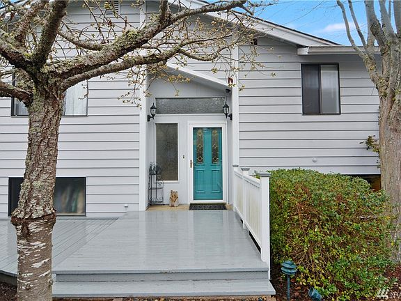 4th image of 26476 Circle Dr NW