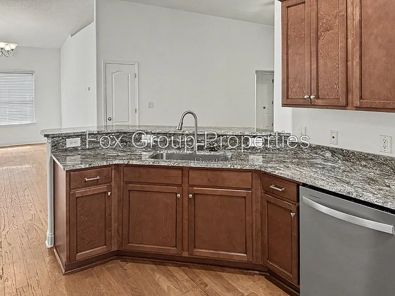 7224 Caley St — Photo 7