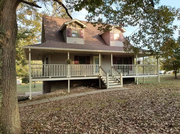 102 Hazelnut Ave, Camden, TN 38320