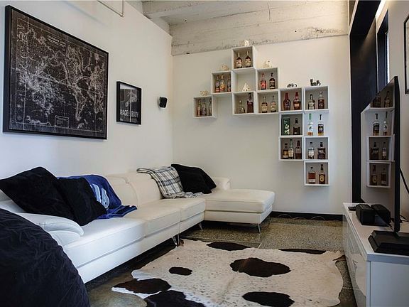 4th image of 21 W 10th St APT 12E