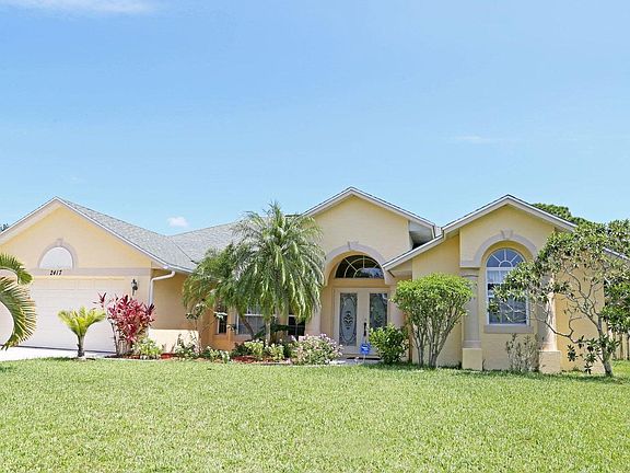3rd image of 2417 SE Dogwood Avenue