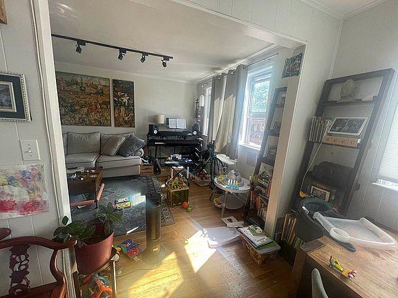 4th image of 23-90 33rd St #2