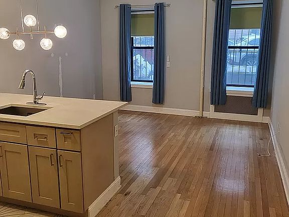 5th image of 113 W 75th St #1A