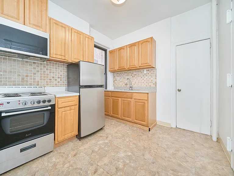 416 E 89th St #4F — Photo 8