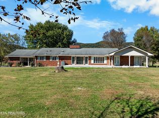 186 Shetland Rd, La Follette, TN 37766