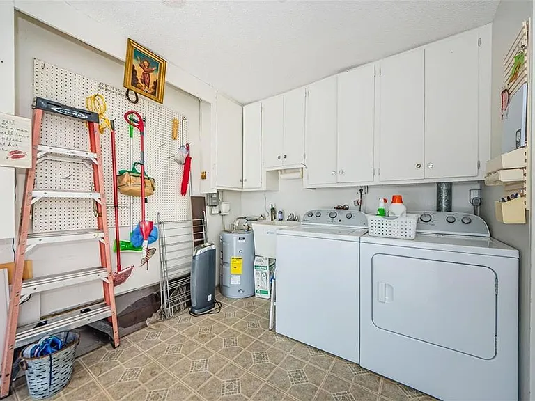 2739 Sherbrooke Ln #B — Photo 19