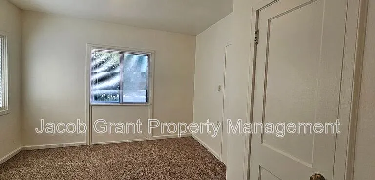 676 Memorial Dr #102 — Photo 7