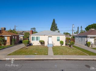 23 Western Dr, Bakersfield, CA 93309