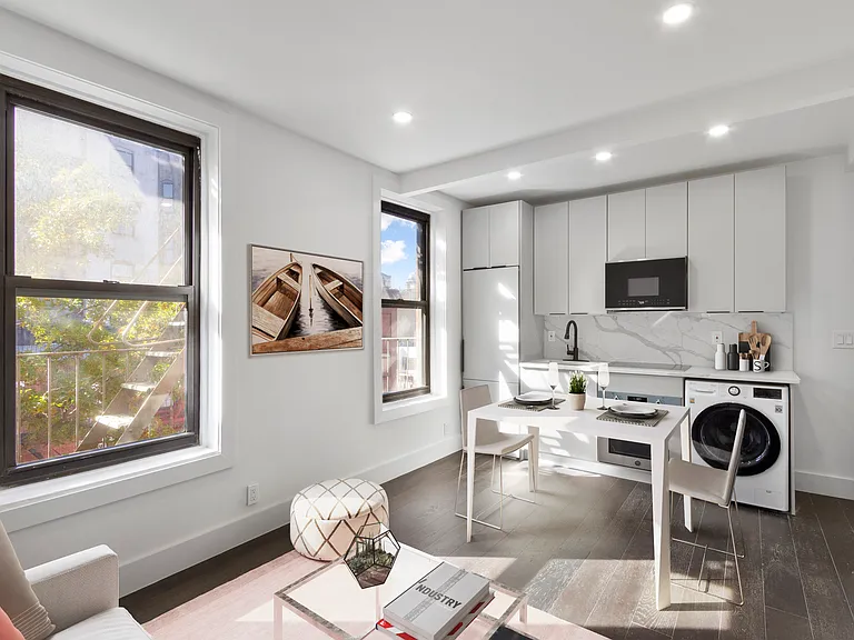 247 E 10th St #5 — Photo 2