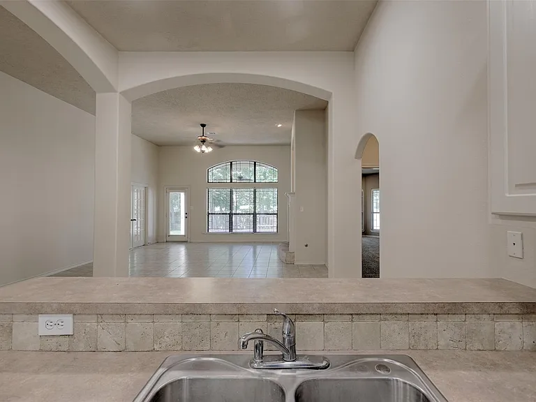 12460 Lyra Dr — Photo 17