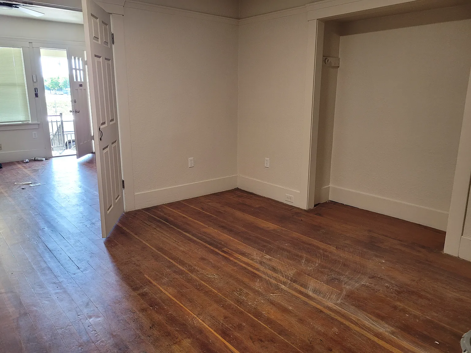 2 bed, 750 sqft, $1,800 — Photo 2