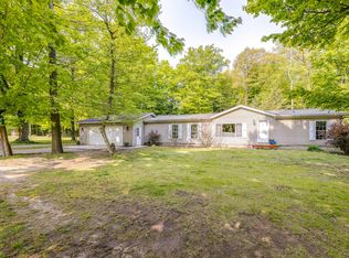 1040 Harneck Rd, Carsonville, MI 48419