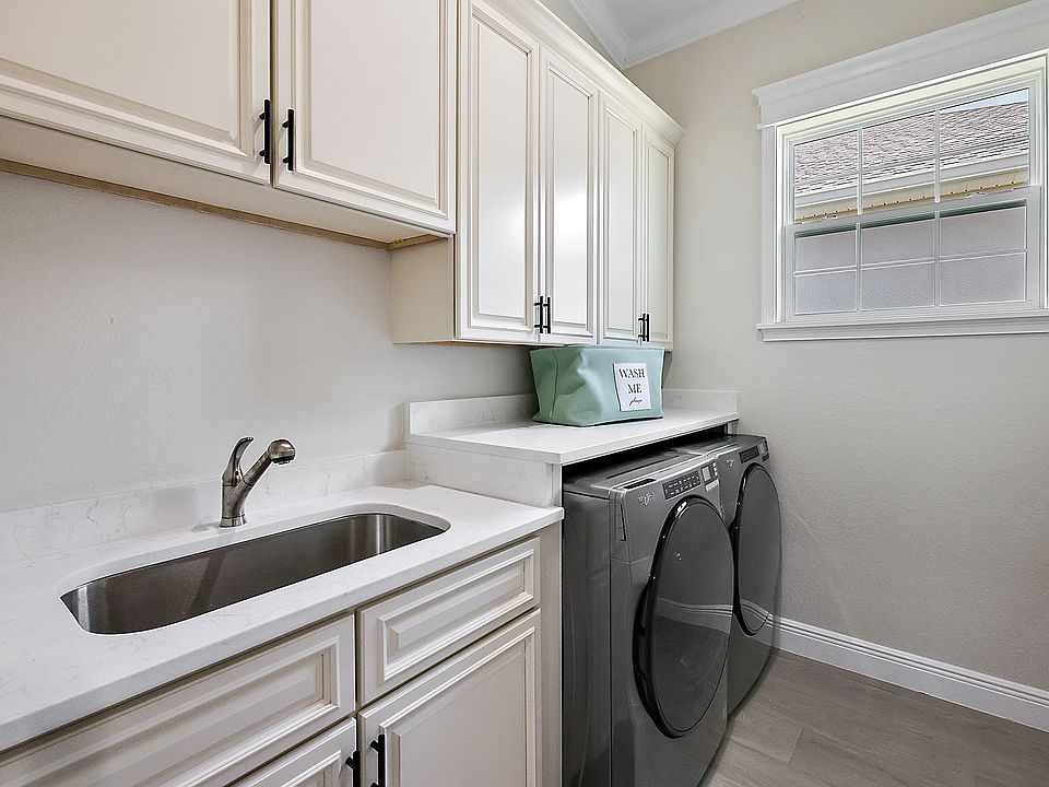 1st image of 12567 NE 49th Dr