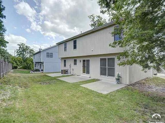 1424  Monterey Hill Dr Lawrence, KS listing photo #5