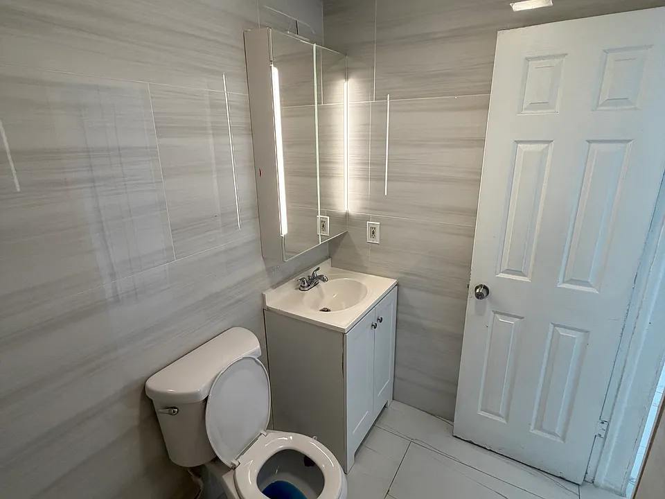 106 NW 12th Ave #2