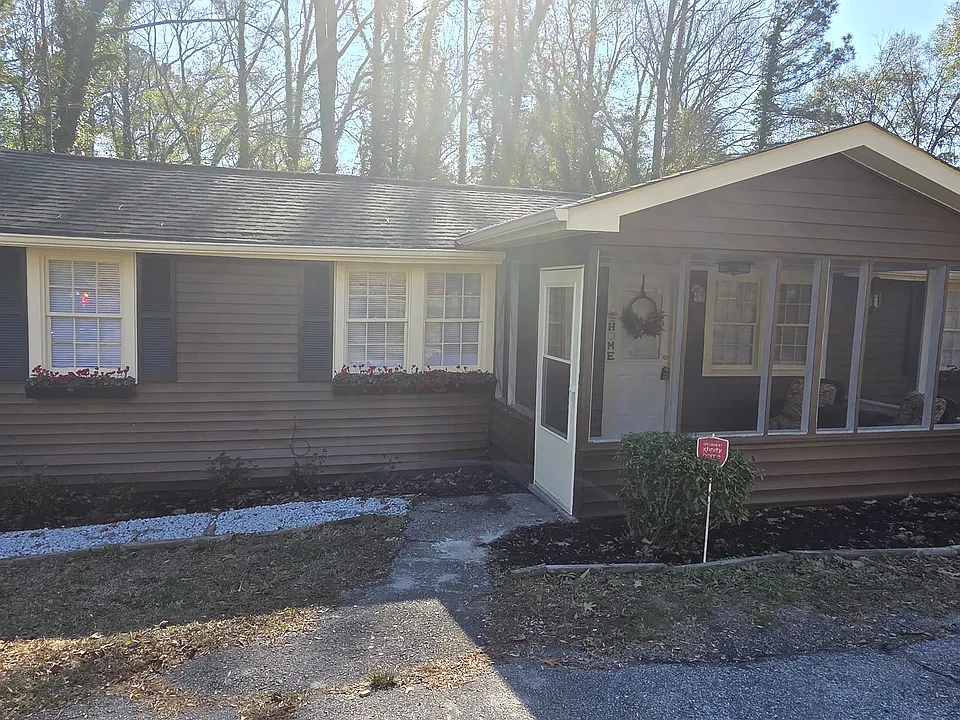7043 S Goddard Rd