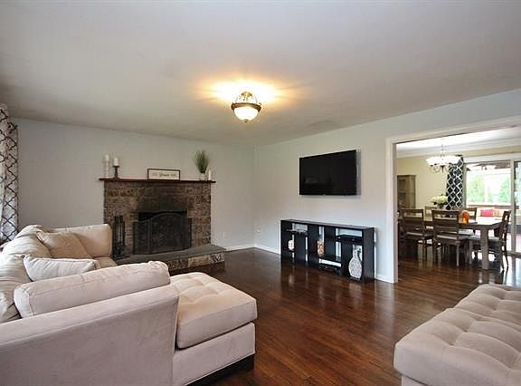 3rd image of 45 Hickory Dr