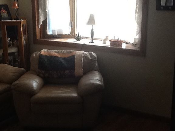 3rd image of 1670 Regents Hill Dr