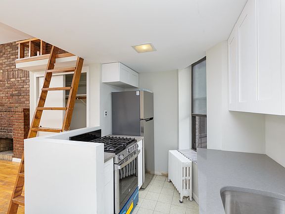5th image of 424 E 75th St APT 5D
