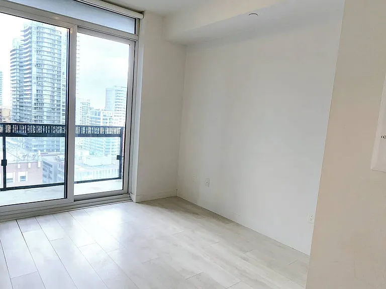 8 Eglinton Ave E #1510 — Photo 15
