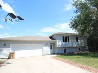 2304 19th Ave NW, Minot, ND 58703