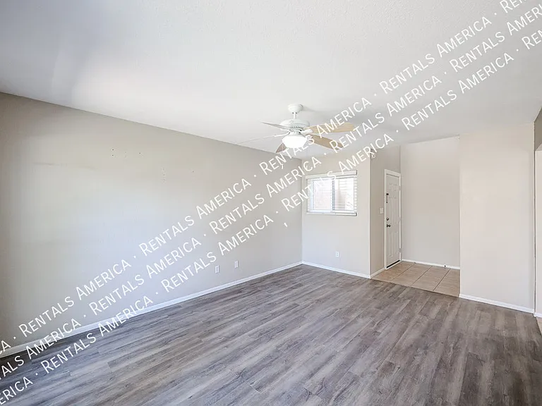 4555 W Continental Dr — Photo 7
