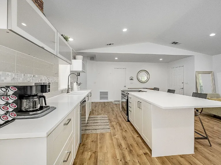 938 Pembroke Ave NE — Photo 39