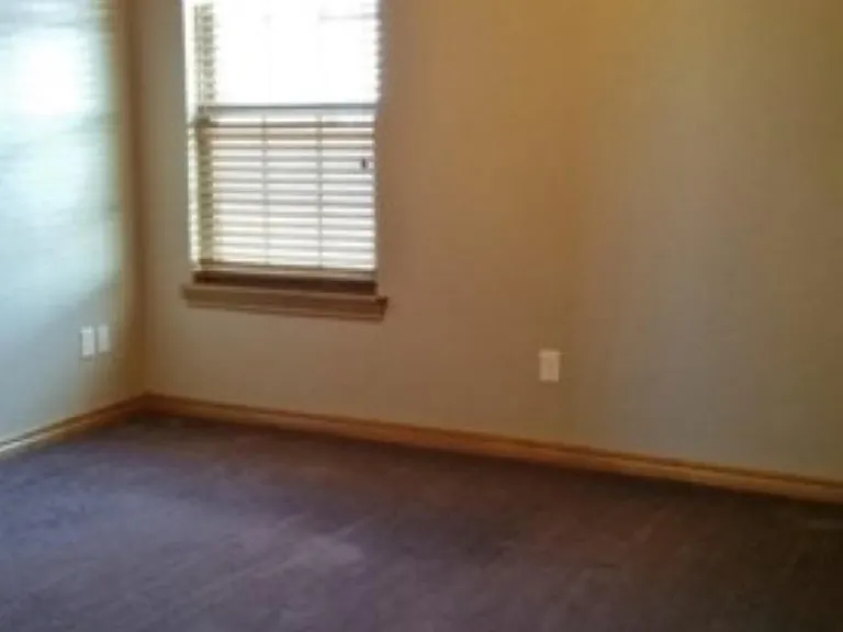 1026 NE Brown Rd — Photo 14