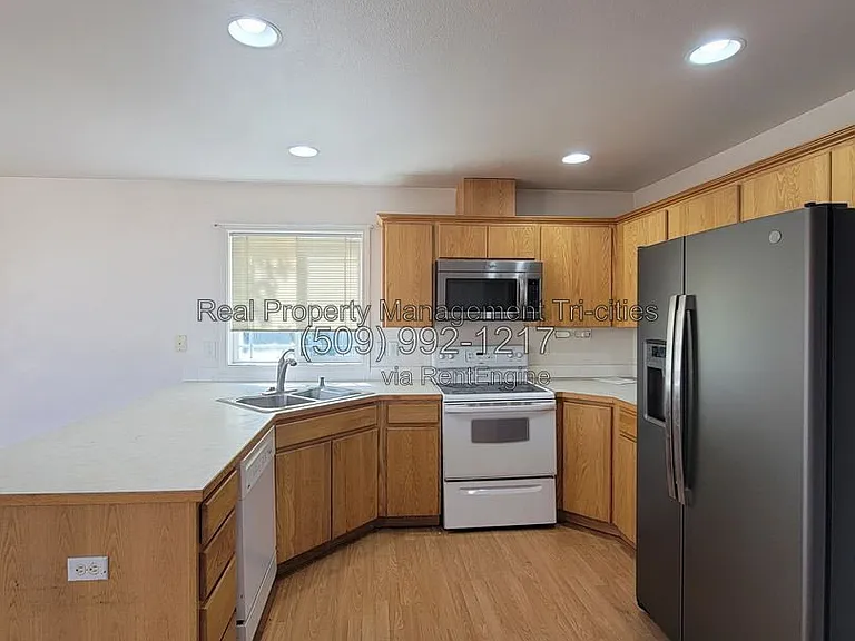 7606 Quadra Dr — Photo 6