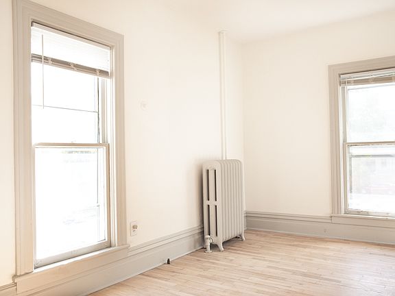 4th image of 315 Woodward Ave APT 6
