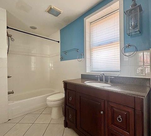 4th image of 69 Miller Ave APT 1R