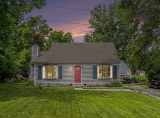 5S254 Radcliff Rd, Naperville, IL 60563