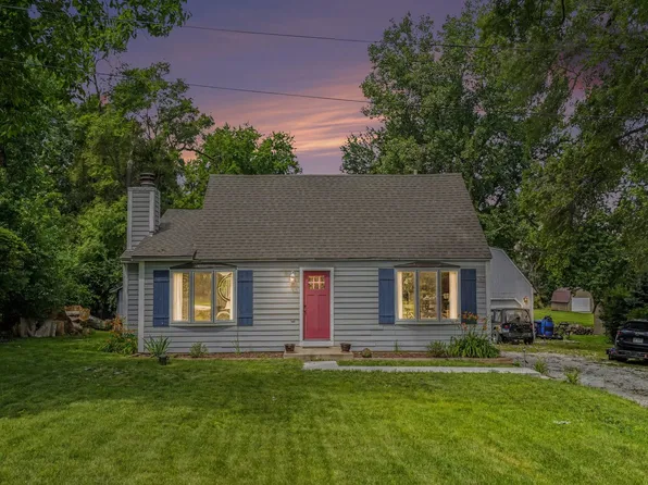 5S254 Radcliff Rd, Naperville, IL 60563