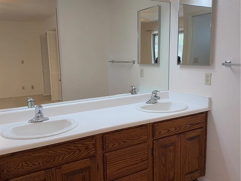 1560 Albino Dr — Photo 11