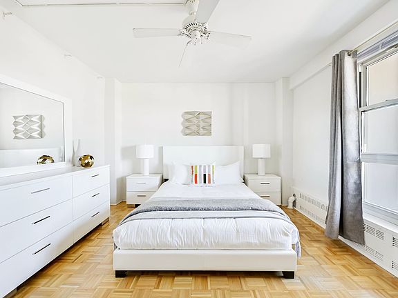 4th image of 70 La Salle St APT 13H