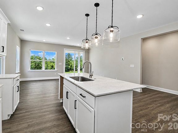 5th image of 111 Honeycomb Ct