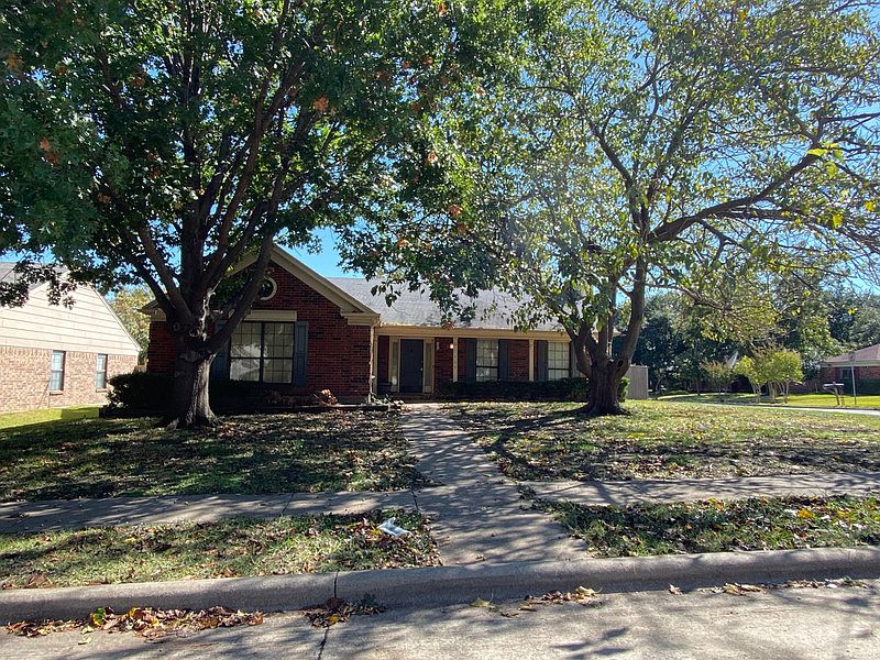 1st image of 1402 Bradford Pl