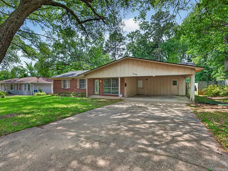 9140 Laurie Ln — Photo 2