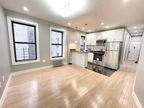 2nd image of 4308 Broadway APT 21