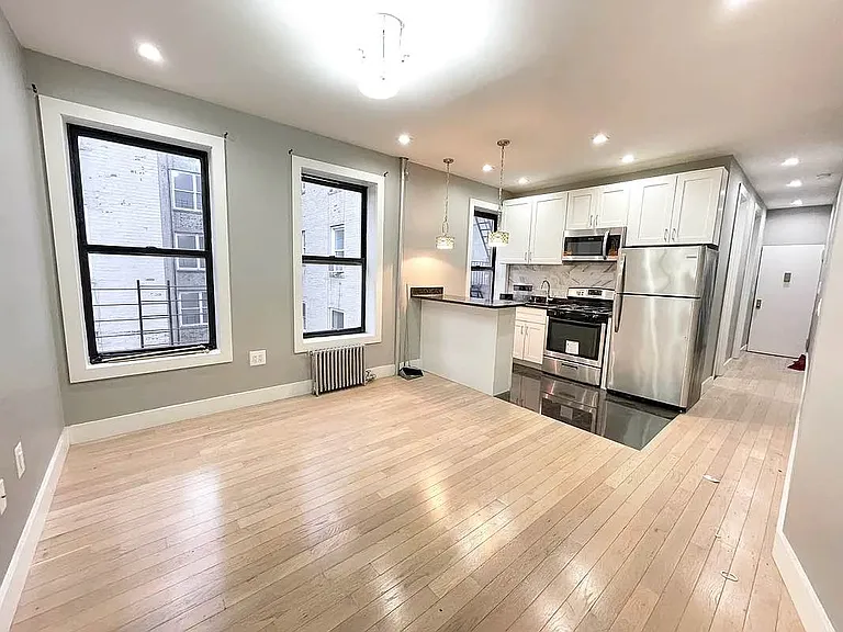 4308 Broadway #21 — Photo 2