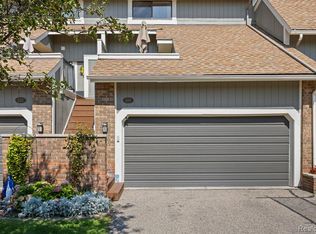 886 Yorktown Ct, Northville, MI