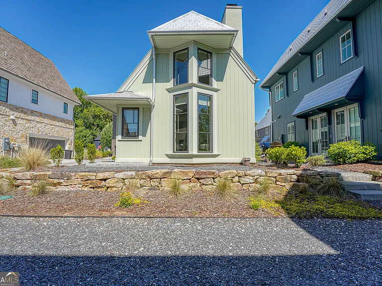 110 Channing Ln — Photo 1