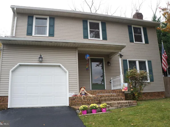 6 Emerson Ct, Hanover, PA 17331
